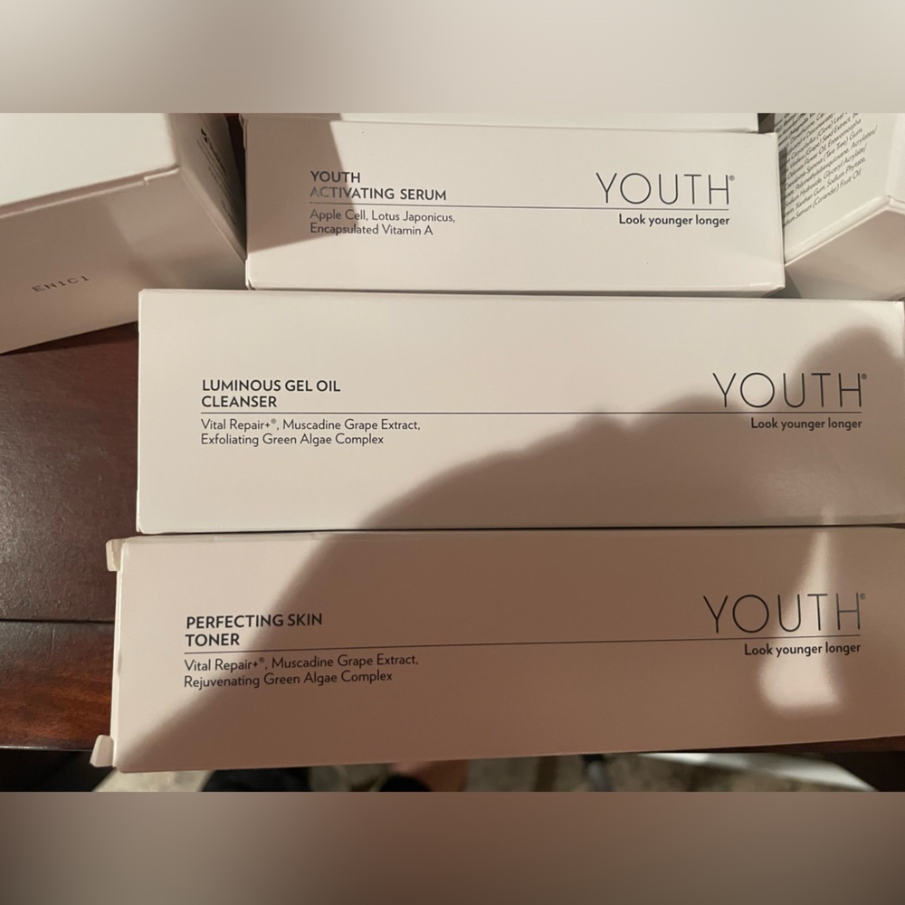 Shaklee skincare bundle (9) - Picture 2 of 4